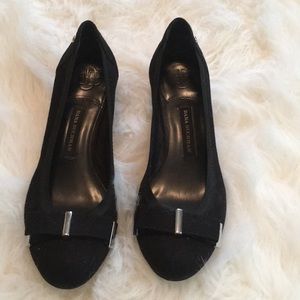 Black Dana Buchman low heels